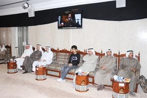 مستمعون للخطبة﻿