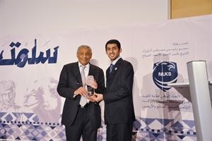 السفير خالد الدويسان يتلقى تكريما من اتحاد الطلبة﻿