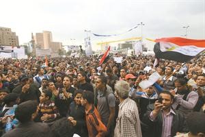 المتظاهرون يحتجون خلال مليونية الشرعية الثورية في ميدان التحرير امس رويترز
