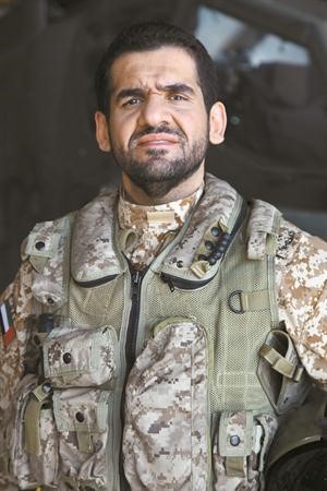 الجسمي باللباس العسكري