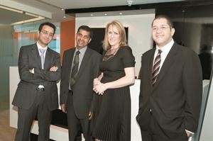 مسؤولو شركة BPG مع بعض الضيوف
