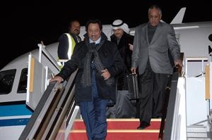 الشيخ جابر المبارك لدىوصوله البلاد عقب عودته سالما من رحلة العلاج﻿