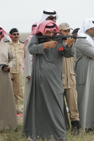  مصوبا بدقة نحو الهدف﻿