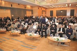 علي الراشد والشيخ علي الجابر وعبدالله الفارس واللواء جاسم المنصوري يتقدمون الحضور