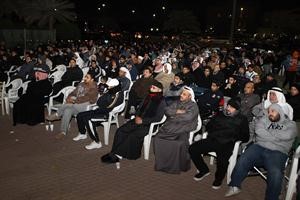 حضور كثيف خارج الحسينية