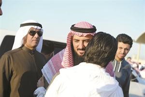 د فهد الخنة يتلقى التهاني بعد الافراج عنه ﻿