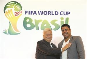 رونالدو وتيكسييرا خلال المؤتمر الصحافي افپ