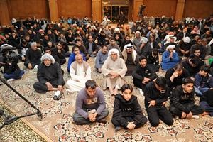 جموع تحيي مراسم عاشوراء