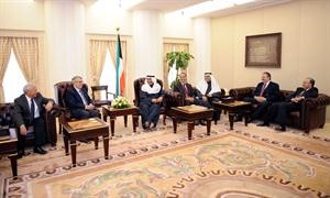 الخرافي اثناء استقباله اعضاء مجلس الملتقى الاعلامي العربي