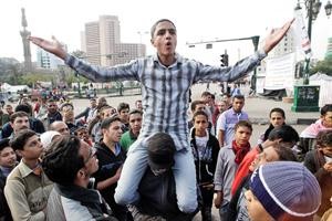 تظاهرة ضد المجلس العسكري في ميدان التحرير امس اپ