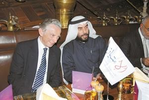 علي الزبيد في حديث مع اللورد نورمن فاولر﻿