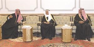 صاحب السمو الامير الشيخ صباح الاحمد وسمو ولي العهد الشيخ نواف الاحمد خلال زيارتهما سمو الشيخ ناصر المحمد﻿