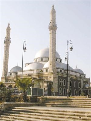 مسجد الصحابي الجليل خالد بن الوليد رضي الله عنه في حمص﻿