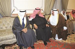 حديث بين الشيخ ناصر صباح الاحمد وسمو الشيخ ناصر المحمد وجاسم الخرافي ﻿