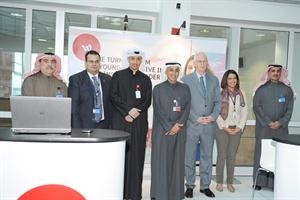 دعبدالرحمن المحيلان وعدد من مسؤولي الجامعة في جناح الوطنية قاسم باشا
