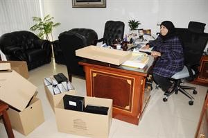 النائبة السابقة سلوى الجسار تراجع حاجياتها﻿