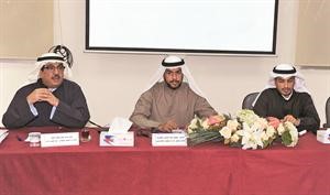 جانب من الندوة ويبدو سامي الانبعي ودانور الشريعان﻿