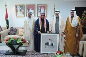 سمو الشيخ ناصر المحمد لدى زيارته السفارة بحضور السفير الخيال وفيصل الحجي

