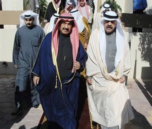 السفير حسن الخيال في استقبال الشيخ ناصر المحمد
