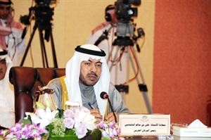 علي الدقباسي خلال الاجتماع الخامس لرؤساء المجالس التشريعية الخليجية
