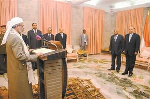 وزير العدل اليمني يؤدي اليمين امام نائب الرئيس ورئيس حكومة الوفاقافپ﻿