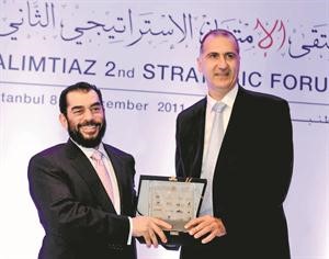 علي الزبيد مكرما جيرارد سينابيان