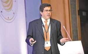 سالم العويد الابراهيم يعرض اعمال شركة اثراء العالمية للاستشارات