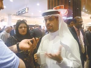 مدير غرفة تجارة وصناعة دبي يتحدث للاعلاميين﻿