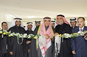 علي الفوزان مفتتحا معرض الاسكان 15	كرم ذياب﻿