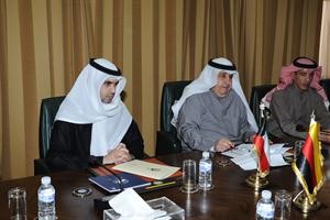 عبدالعزيز الخالدي خلال لقائه الوفد الالماني قاسم باشا
