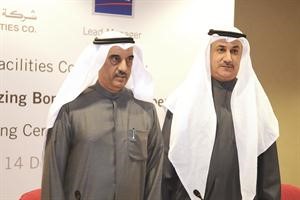 عبدالله الحميضي وصلاح الفليج عقب توقيع الاتفاقية