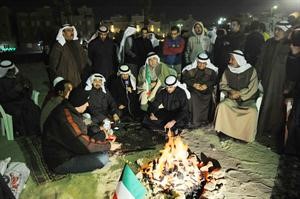 جانب من ذوي عاشور يطالبون بالافراج عنه