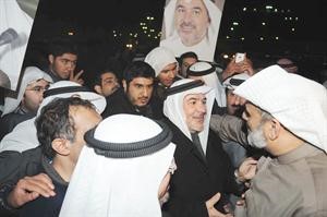 صالح عاشور يتلقى تهنئة بالافراج عنه﻿