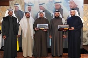 تكريم ودروع تذكارية