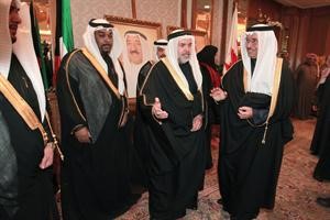 الشيخ جابر المبارك مهنئا السفير البحريني الشيخ خليفة ال خليفة انور الكندري