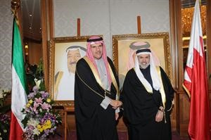الشيخ سلمان الحمود مقدما التهاني