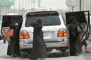 ﻿المراة السعودية وازمة قيادة السيارة فجرت جدلا اعلاميا﻿