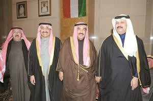 ﻿سمو الشيخ ناصر المحمد وجاسم الخرافي يهنئان السفير القطري ﻿