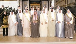 ﻿سمو رئيس مجلس الوزراء الشيخ ناصر المحمد مع اعضاء الحكومة﻿
