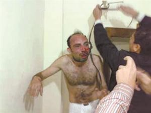 ﻿صورة لتعذيب المحامي ﻿