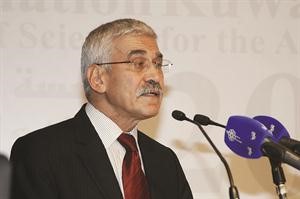 دعدنان شهاب الدين يلقي كلمته
