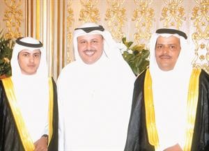 طلال الجلال متوسطا المعرس ووالده﻿
