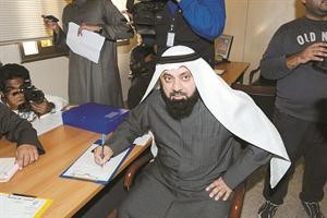 د وليد الطبطبائي تقدم امس باوراق ترشحه 