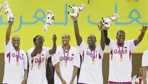 الفرحة تغمر لاعبي المنتخب القطري بعد الحصول على الذهب 	افپ﻿