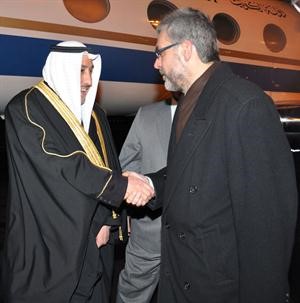 الشيخ فيصل الحمود لدى وصوله الى براغ لتقديم واجب العزاء
