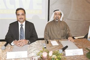 موسى بهمن ومحمود الجزاف خلال المؤتمر الصحافي﻿