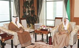 صاحب السمو الامير الشيخ صباح الاحمد مستقبلا الشيخ جابر المبارك﻿