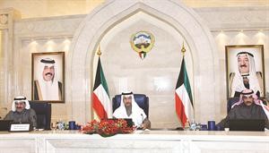 الشيخ جابر المبارك والشيخ احمد الحمود والشيخ صباح الخالد خلال الاجتماع