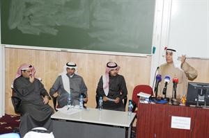 احمد السعدون وخالد الطاحوس ونواف ساري خلال الندوة 	قاسم باشا﻿