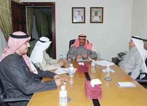 الشيخ دابراهيم الدعيج خلال اللقاء
